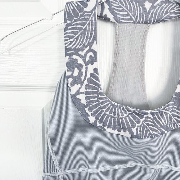 Lululemon Scoop Neck Tank in Wee Stripe/Beachy Floral White Fossil - Picture 2 of 6